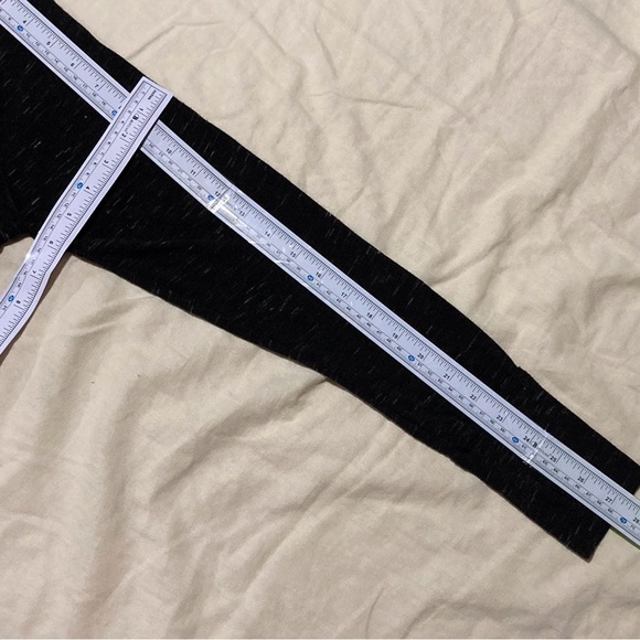 Spring + Mercer Space Dye Tee in Charcoal | Long Sleeve Tunic | Thumb Holes - Picture 3 of 9